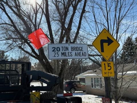 photo of bridge restriction sign