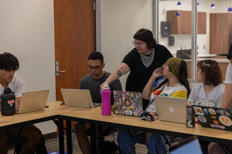 Stoutward Bound students participate in a learning community, attending classes together before the school year starts.