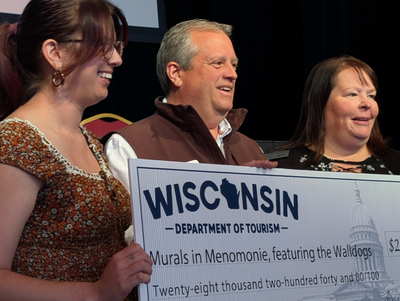 Walldogs receive check