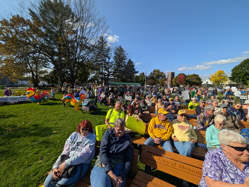 crowd in Wilson Park