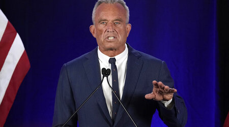 Independent presidential candidate Robert F. Kennedy Jr. announces he is suspending his presidential campaign at a news conference Friday, Aug 23, 2024, in Phoenix. (AP Photo/Darryl Webb)