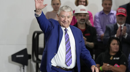 Former Wisconsin Gov. Tommy Thompson arrives before Republican presidential nominee former President Donald Trump at a campaign event at Dane Manufacturing, Tuesday, Oct. 1, 2024, in Waunakee, Wis. (AP Photo/Charlie Neibergall)