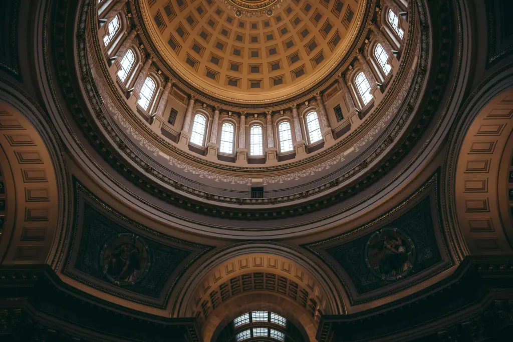 The dome of the Wisconsin Capitol Building in Madison. Photo by Quang Vuong.